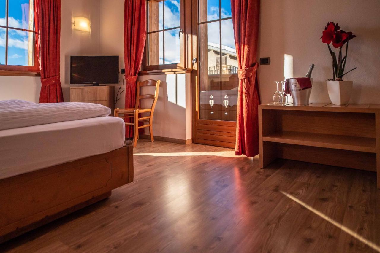 Alpino Lodge Bivio Livigno Eksteriør billede
