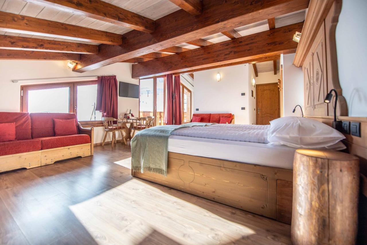 Alpino Lodge Bivio Livigno Eksteriør billede