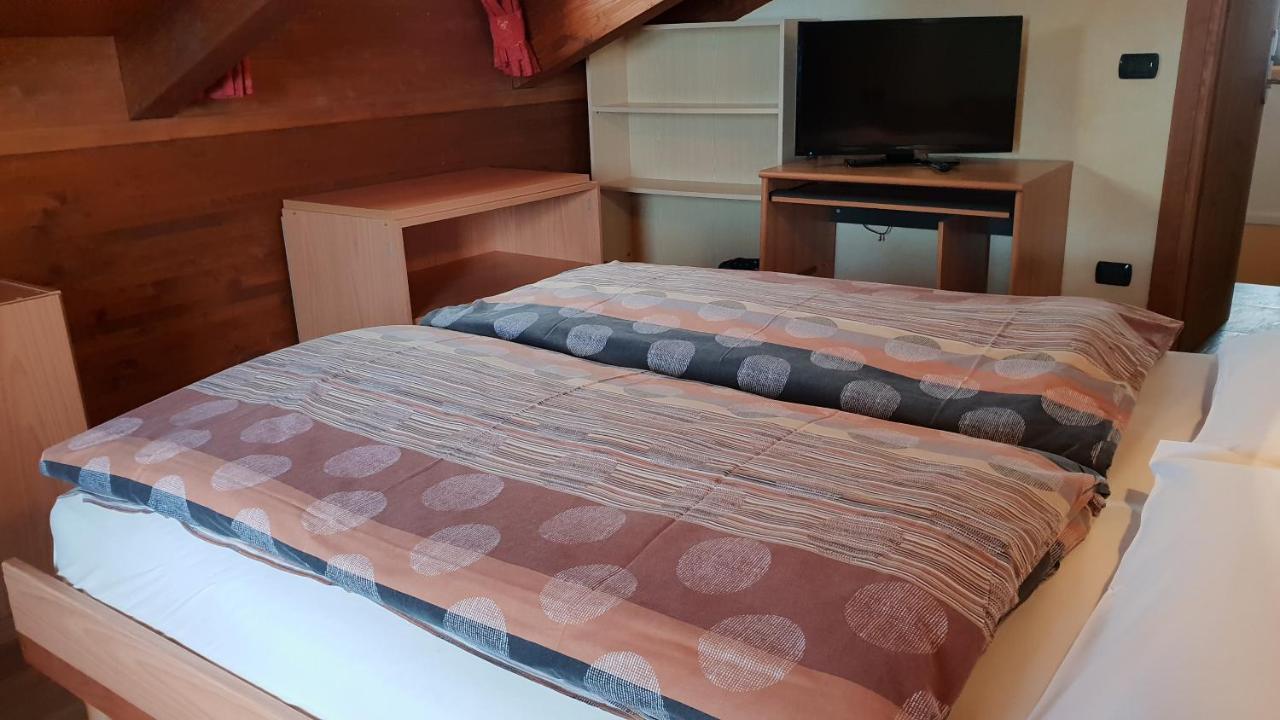 Alpino Lodge Bivio Livigno Eksteriør billede
