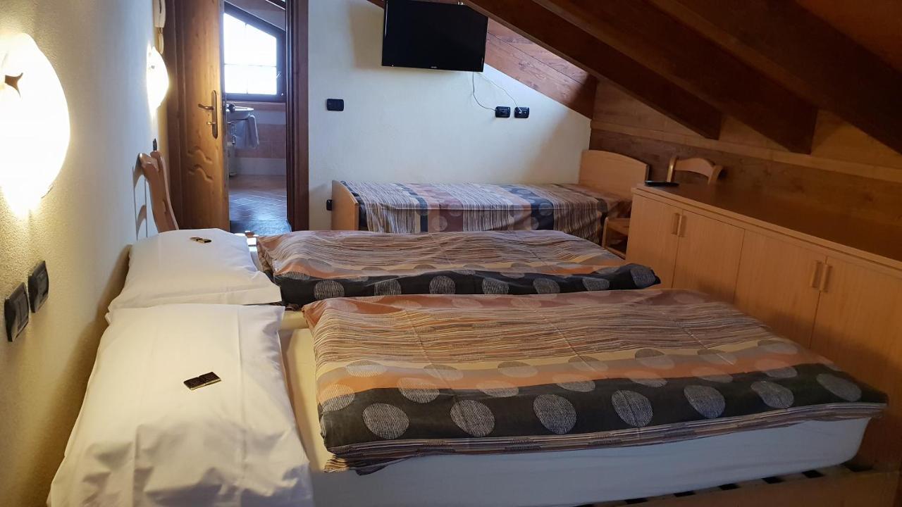 Alpino Lodge Bivio Livigno Eksteriør billede