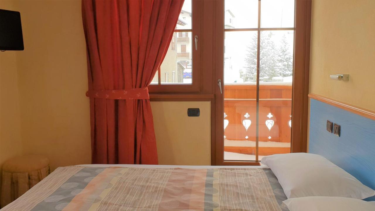 Alpino Lodge Bivio Livigno Eksteriør billede