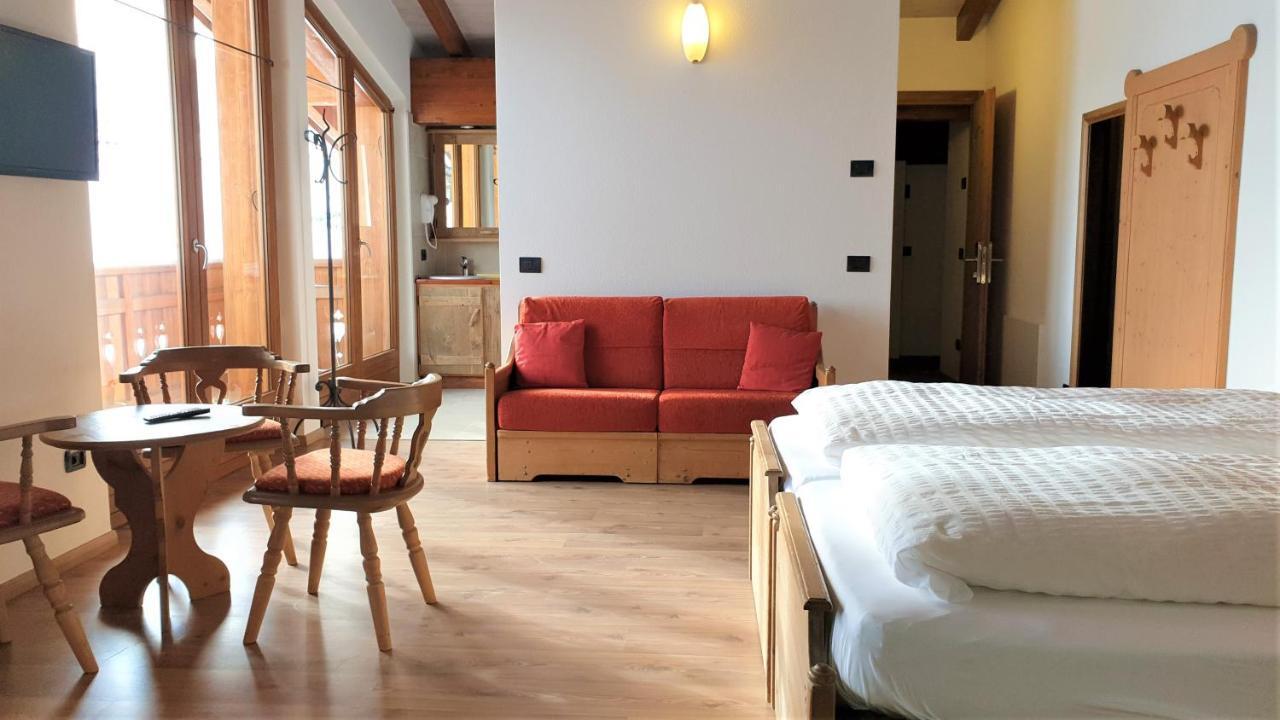 Alpino Lodge Bivio Livigno Eksteriør billede