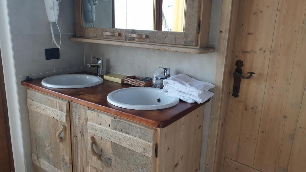 Alpino Lodge Bivio Livigno Eksteriør billede